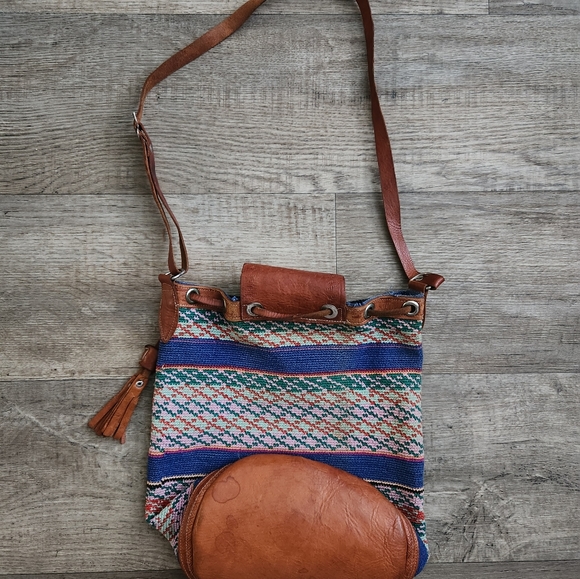 WOVEN HOBO BUCKET CROSSBODY HANDBAG - Picture 2 of 5